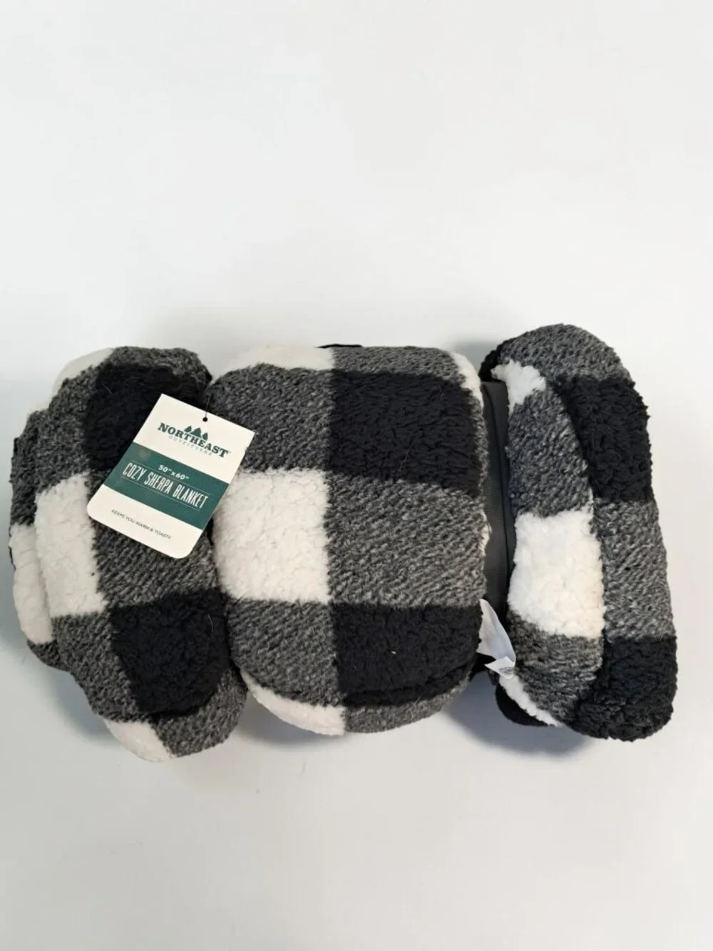 Northeast Outfitters Sherpa Blanket 50x60 Black White Buffalo Plaid Fleece NWT